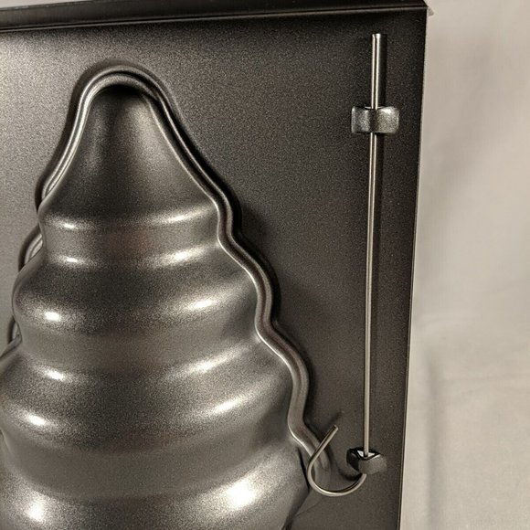 President's Choice 3 Dimensional Tree Cake Pan - Open Box - Never Used - Picture 7 of 11